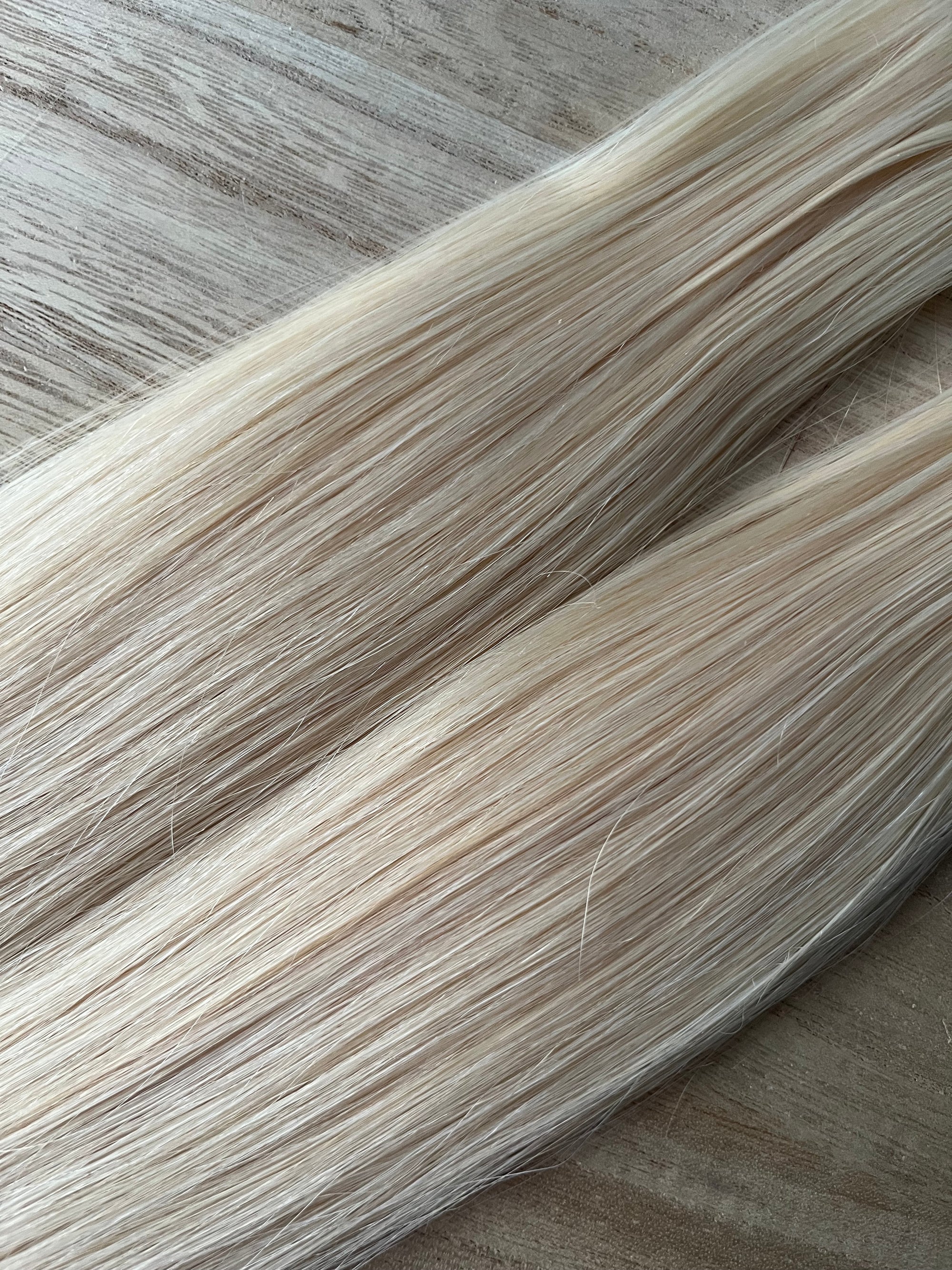 Extensions Adhésives Naturelles - Polar Blonde